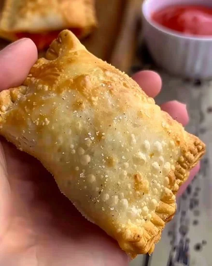 Bolsas de pizza de pepperoni para llevar, cómodas y prácticas.