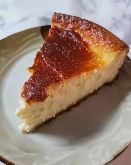 Delicioso pastel Vasco de Queso listo para disfrutar.