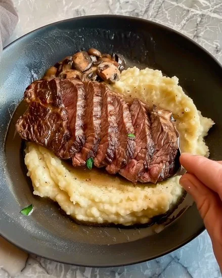 Salsa de Bistec y Champiñones, ideal para acompañar carne.