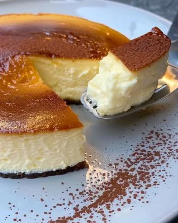 Tarta de Queso cremosa y decorativa lista para servir