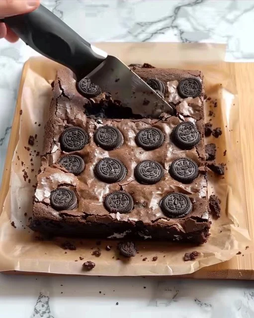 Brownies fudgy de Oreo, postre delicioso y fácil de hacer