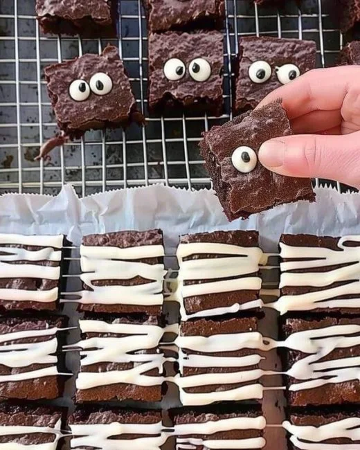 Brownies momia decorados listos para disfrutar