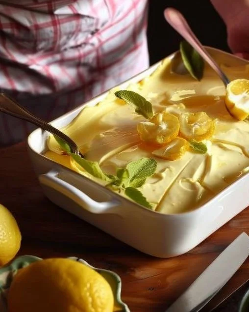 Crema de mascarpone con limones confitados en un tazón