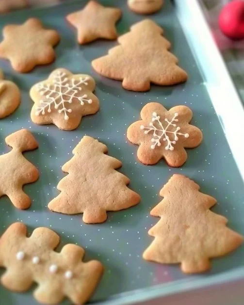 Galletitas navideñas decoradas con festivos colores y sabores