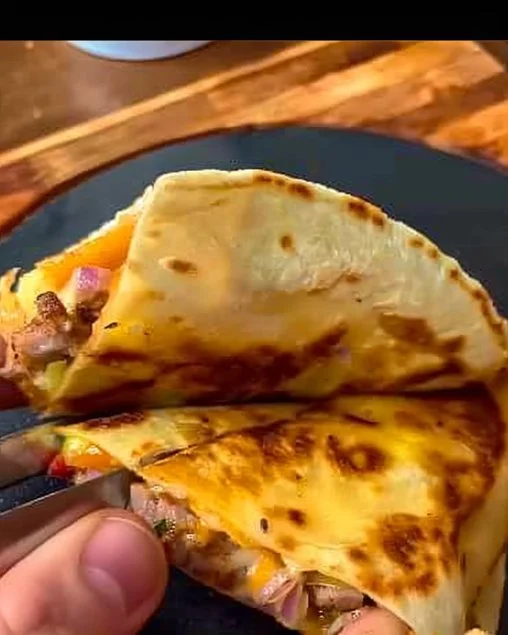 Tortilla Keto Rellena sabrosa y saludable para dietas bajas en carbohidratos