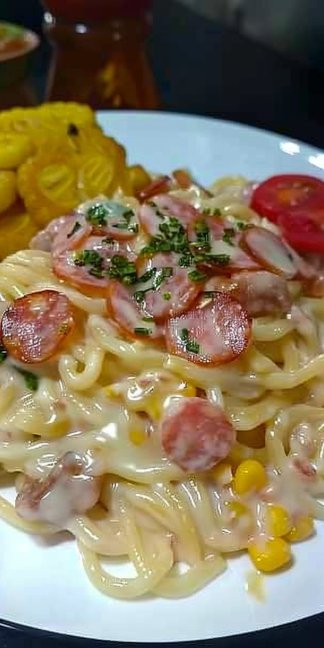 Frito con salami y espaguetis blancos 🤍🇩🇴😍