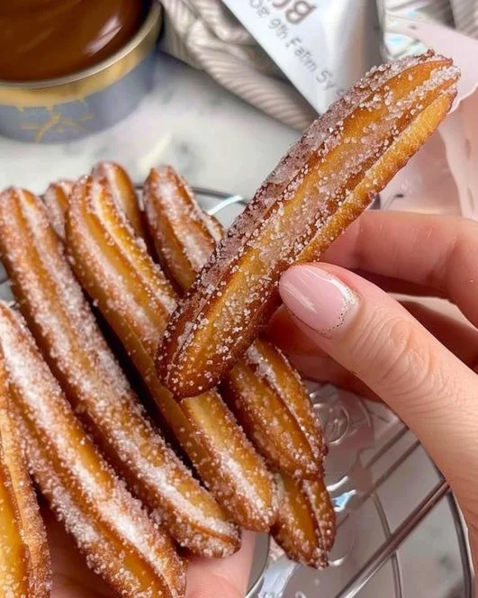 Churros ligeros preparados en freidora de aire, crujientes y saludables