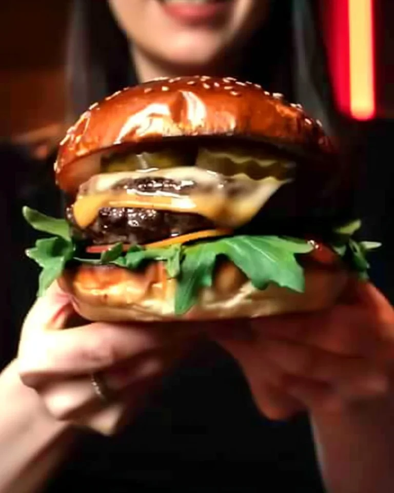 Variedad de hamburguesas creativas y deliciosas