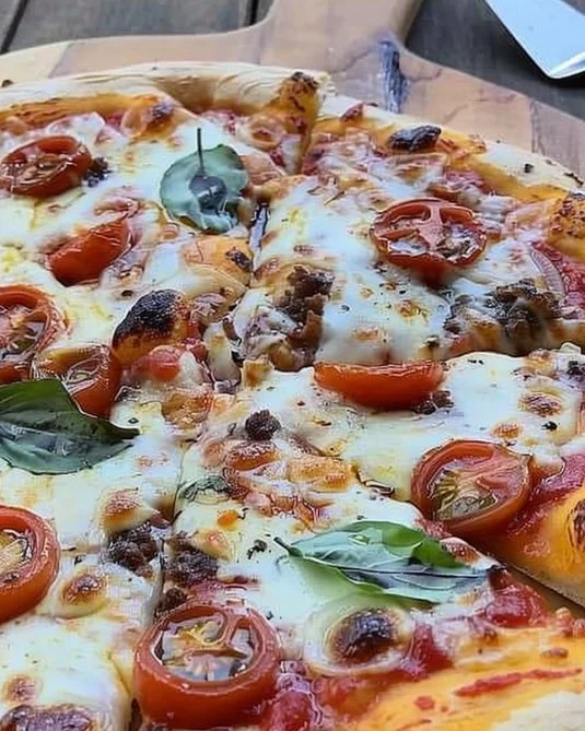 Receta de la mejor masa de pizza casera con ingredientes frescos y deliciosos