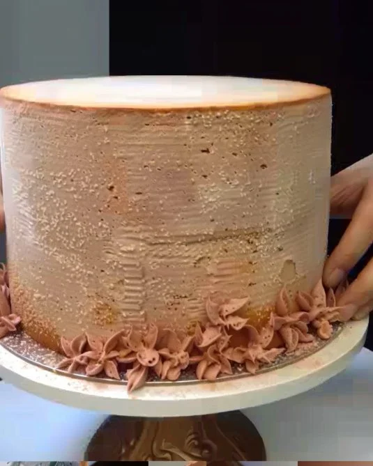 Deliciosos pasteles decorados con colores pasteles y creativos diseños.