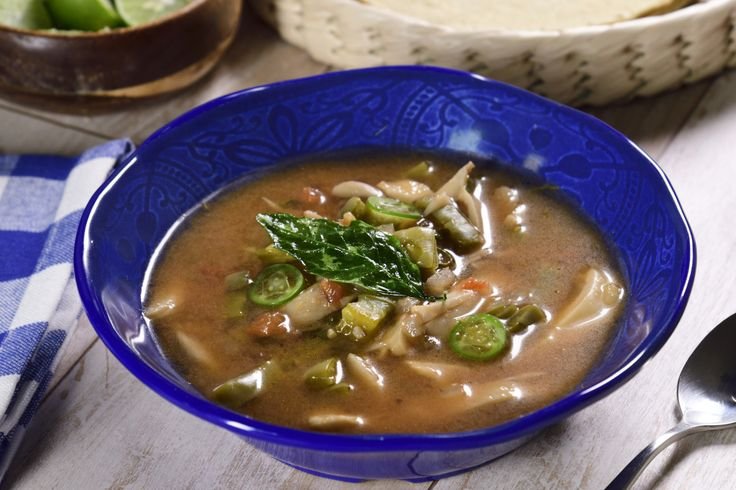 Sopa de Nopal en Caldo de Tomate