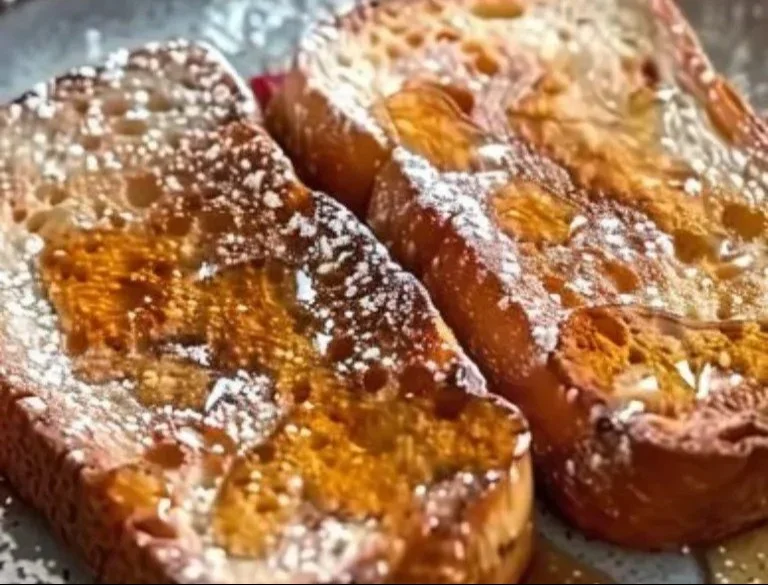 Deliciosa Tostada Francesa Keto preparada con ingredientes saludables.