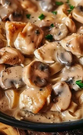 Pollo Stroganoff Cremoso